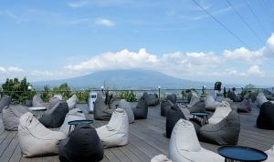 Jauh dari Keramaian ! Berikut 4 Rekomendasi Cafe View Gunung Salak Yang Wajib Dikunjungi