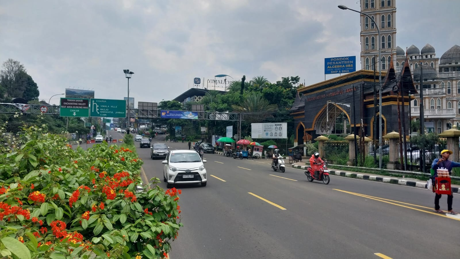 Siang Ini 30 Ribu Kendaraan Melintas di Jalur Puncak
