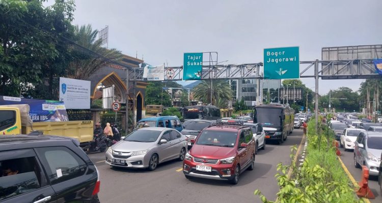 Libur Panjang Isra Miraj, 20 Ribu Kendaraan Melintas di Jalur Puncak