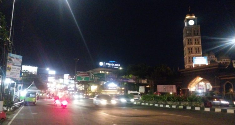Jalur Puncak Masih Padat, Polisi Masih Terapkan One Way Arah Jakarta