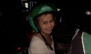 One Way Puncak Bikin Jengkel, Ibu Dua Anak Pilih Sewa Ojeg Online.