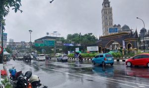 Jalur Puncak Diguyur Hujan, Arus Lalin Normal Dua Arah