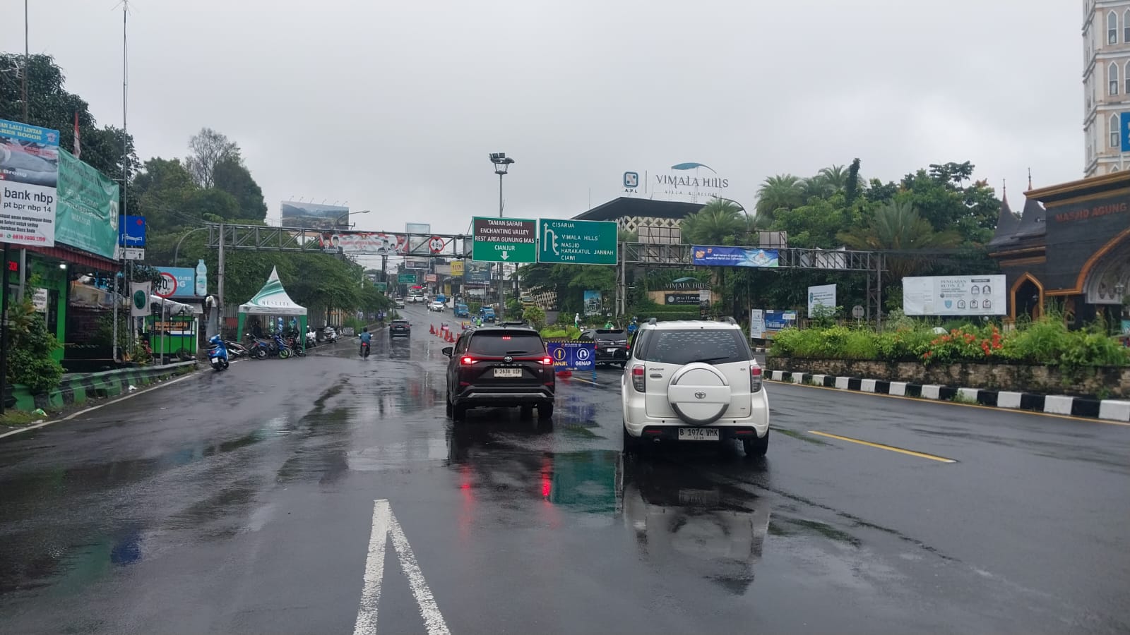 Libur Imlek : Jalur Puncak Hujan, Lalu Lintas Lancar