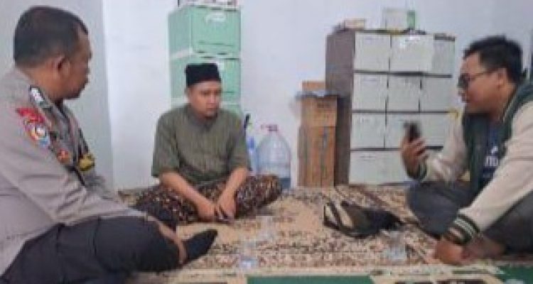 Tak Terima Ditegur Lepas Sepatu, WNA Arab di Puncak Bogor Pukul Marbot Masjid