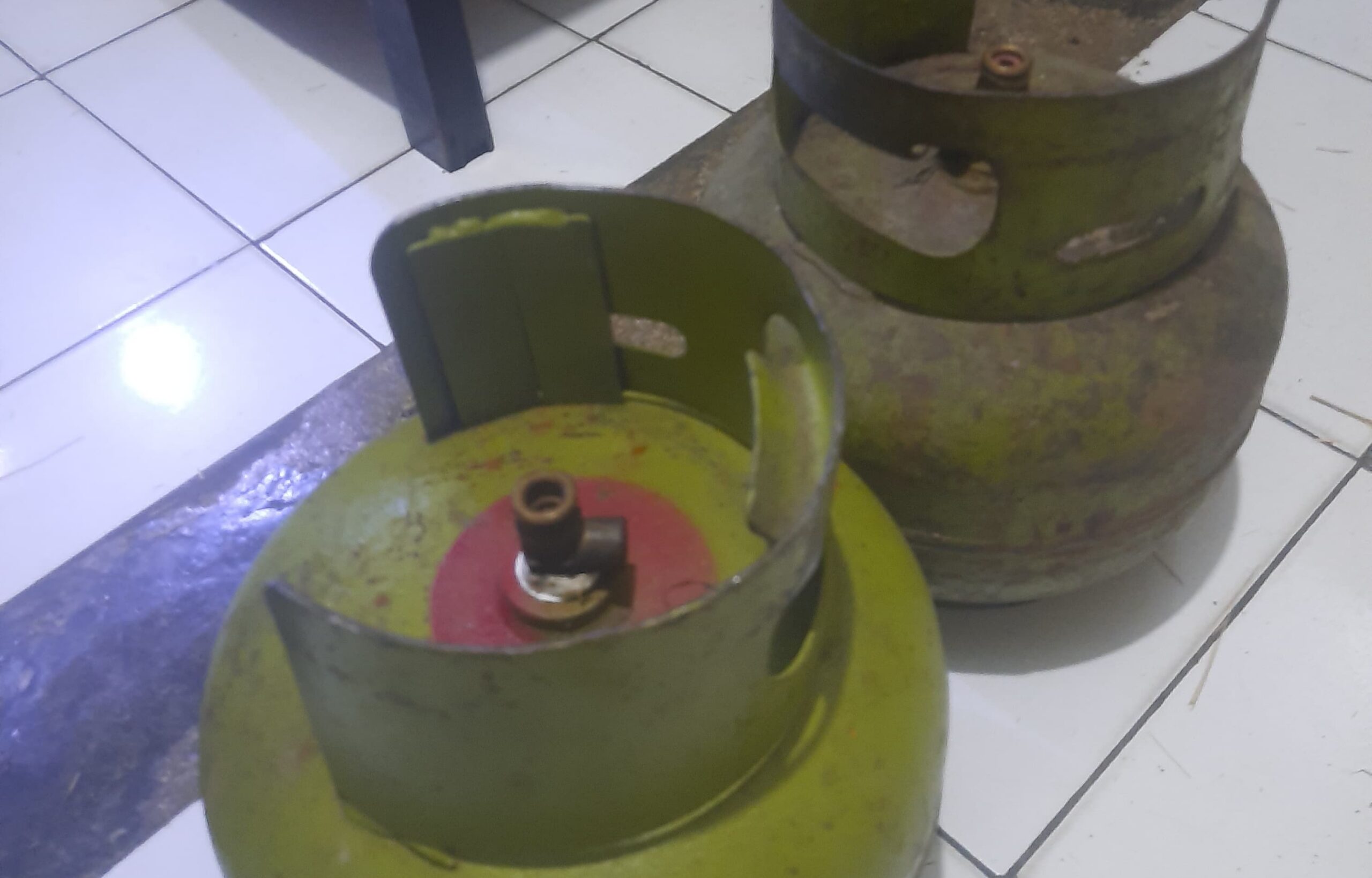 Aksi Heroik Emak-Emak Gagalkan Pencuri Tabung Gas