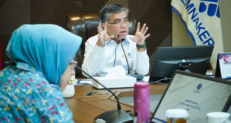 Menaker Akan Temui Ojol, Bahas Tuntunan THR dan Potongan Harga