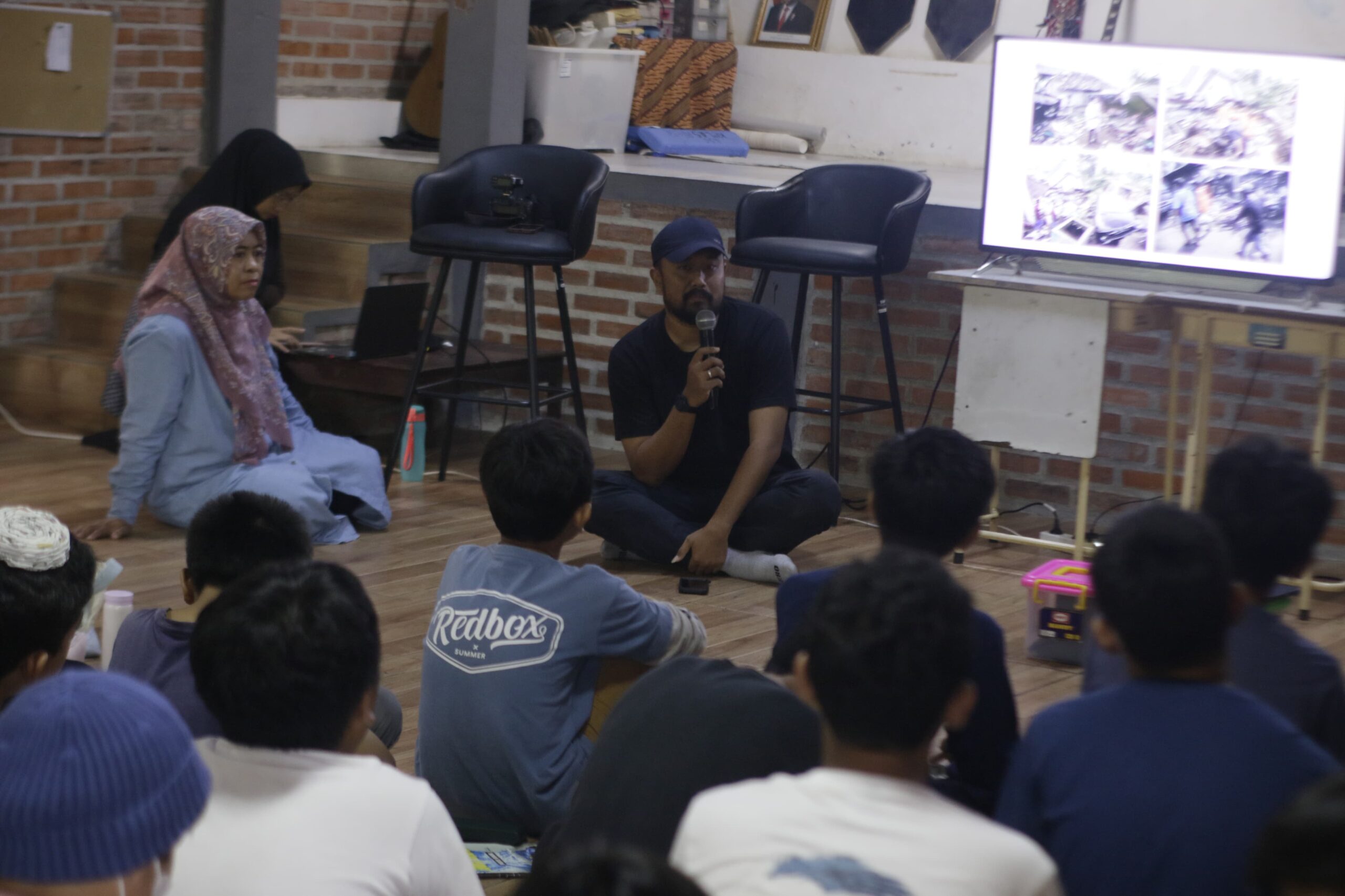 PFI Bogor Goes To School, Beri Bekal Fotografi untuk Siswa SMP Sekolah Alam Bogor