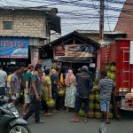 Gas Elpiji 3 KG Langka : Warga Bogor Harus Antri, Pangkalan Kewalahan