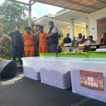 Jaringan Narkoba Malang-Bali di Sentul Dibongkar, Polisi Amankan 2 Pelaku dan 1 Ton Tembakau Sintetis