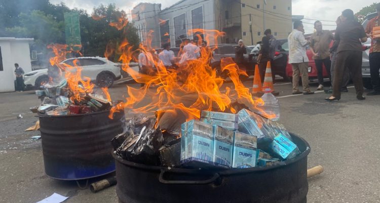Kejaksaan Negeri Kabupaten Bogor Musnahkan 2.019 Slop Rokok Ilegal