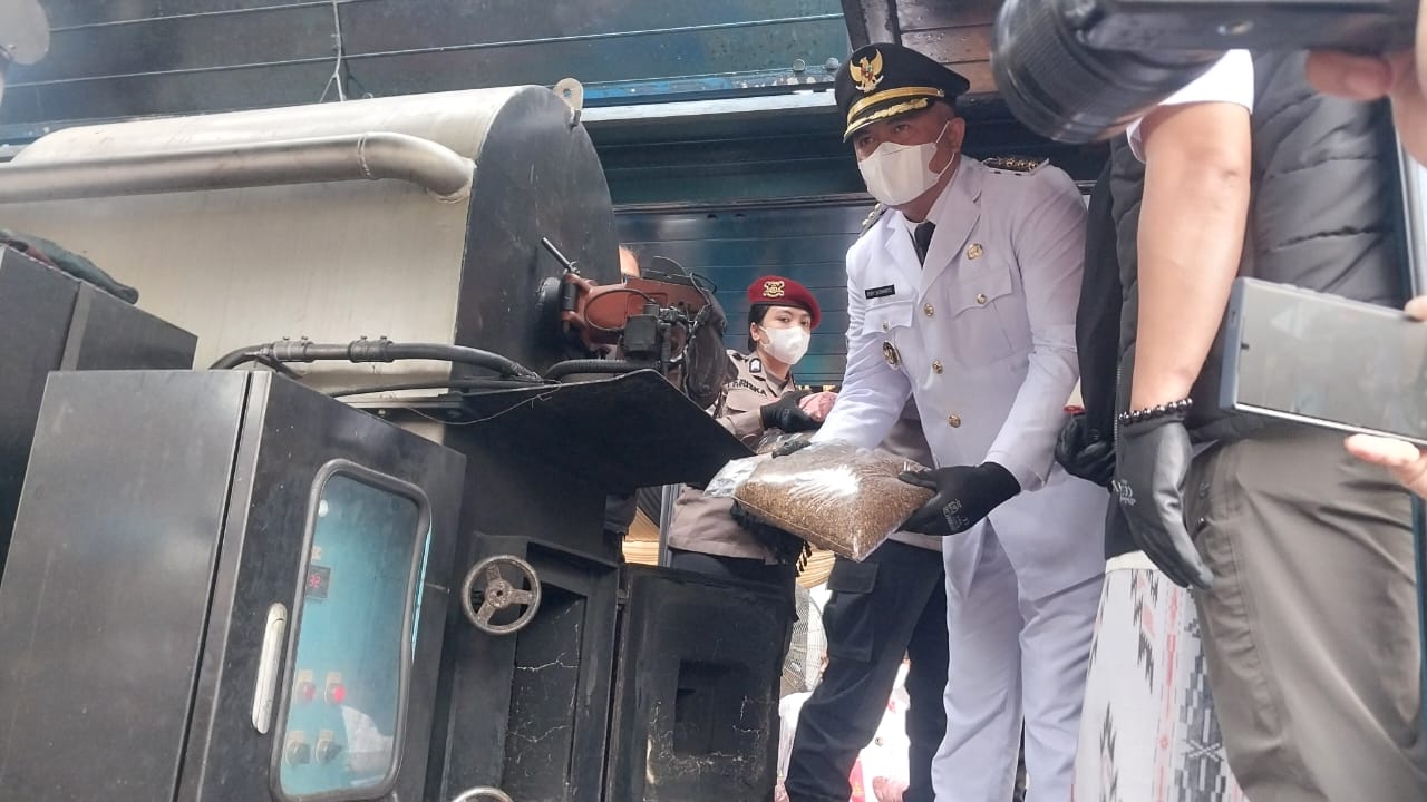 Usai Dilantik, Bupati Bogor Langsung Tancap Gas Musnahkan 1 Ton Narkoba