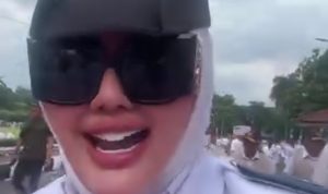 Viral Kades ! di Kabupaten Bogor "Geli " saat Terima Nasi Bungkus