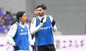Kartu Kuning Sandy Walsh Warnai Kekalahan Yokohama Marinos dari Sanfrecce Hiroshima di J-League 2025