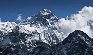 Fakta Menarik Puncak Jaya Piramida Carstensz di Pegunungan Jayawijaya