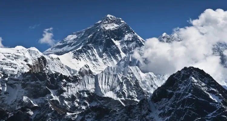 Fakta Menarik Puncak Jaya Piramida Carstensz di Pegunungan Jayawijaya