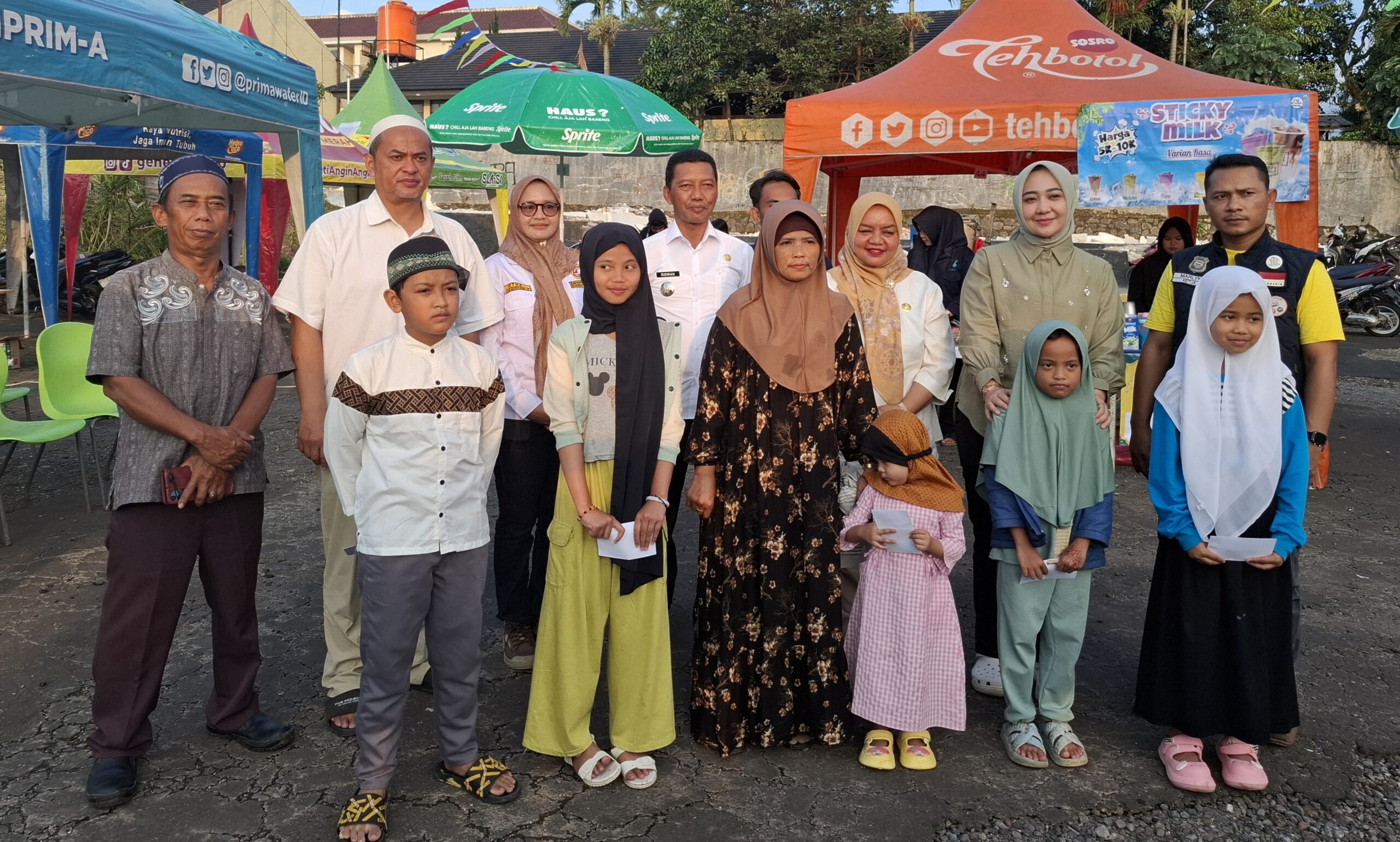 Bumdes Cipayung Girang Gelar Bazar Ramadan sekaligus Santunan Anak Yatim