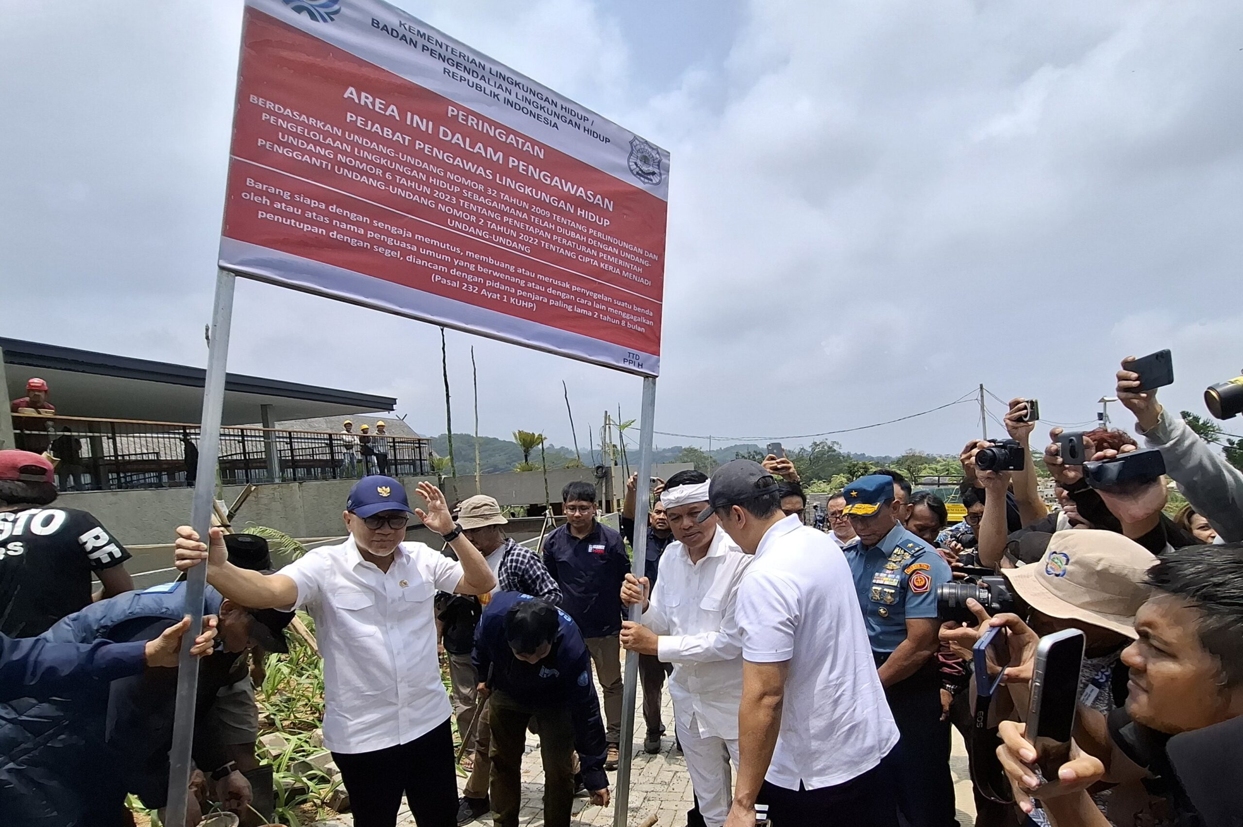 Pemerintah Segel 4 Wisata di Puncak Penyebab Banjir 