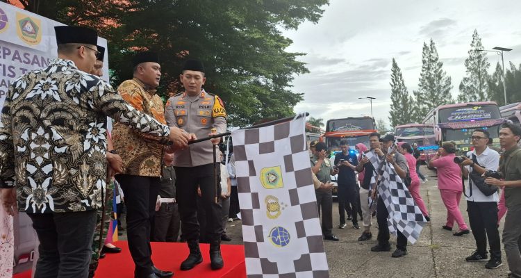 Pemkab dan Polres Bogor Lepas 32 Bus Mudik Gratis, Ini Tujuannya !