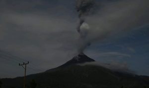 Gunung Lewotobi Laki-laki NTT Menunjukkan Aktivitas Vulkanik Lagi