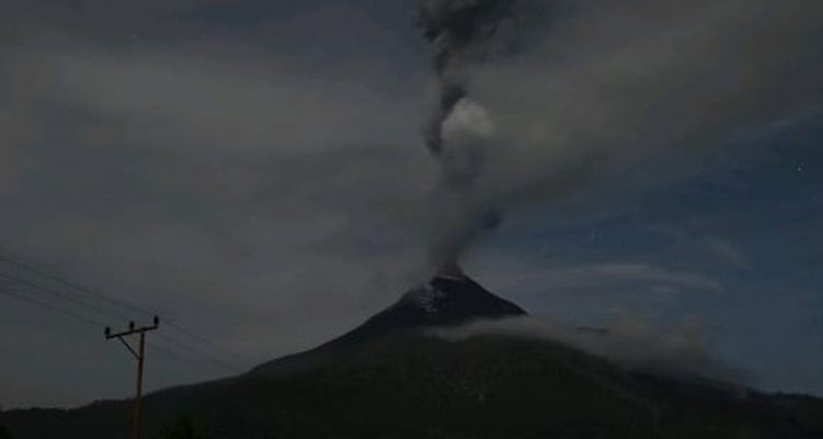 Gunung Lewotobi Laki-laki NTT Menunjukkan Aktivitas Vulkanik Lagi