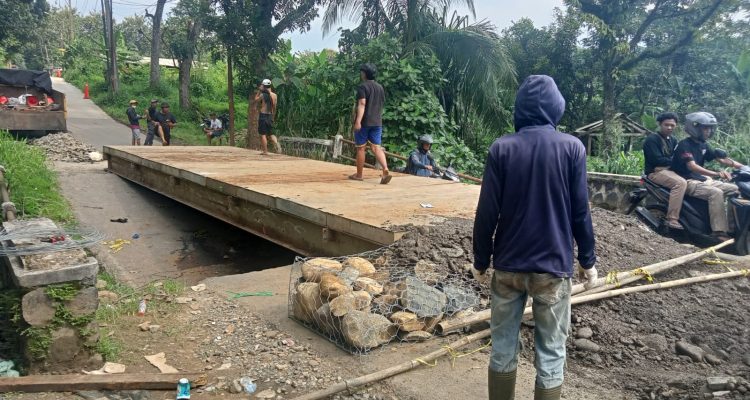 Jembatan Bailey di Jalan Citeurup- Sukamakmur Segera Rampung, Warga Bisa Gunakan Hari Senin