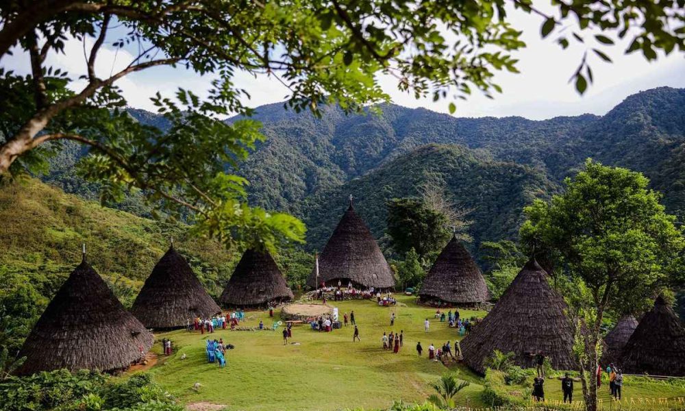Longsor di Akses Jalan Wisata Wae Rebo, Aktivitas Wisata Dihentikan Sementara