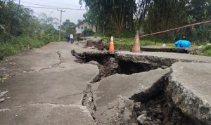 Cerita Korban Terdampak Pergerakan Tanah di Bojongkoneng : Rumah Retak-Retak Mesti Pindah