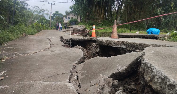 Cerita Korban Terdampak Pergerakan Tanah di Bojongkoneng : Rumah Retak-Retak Mesti Pindah