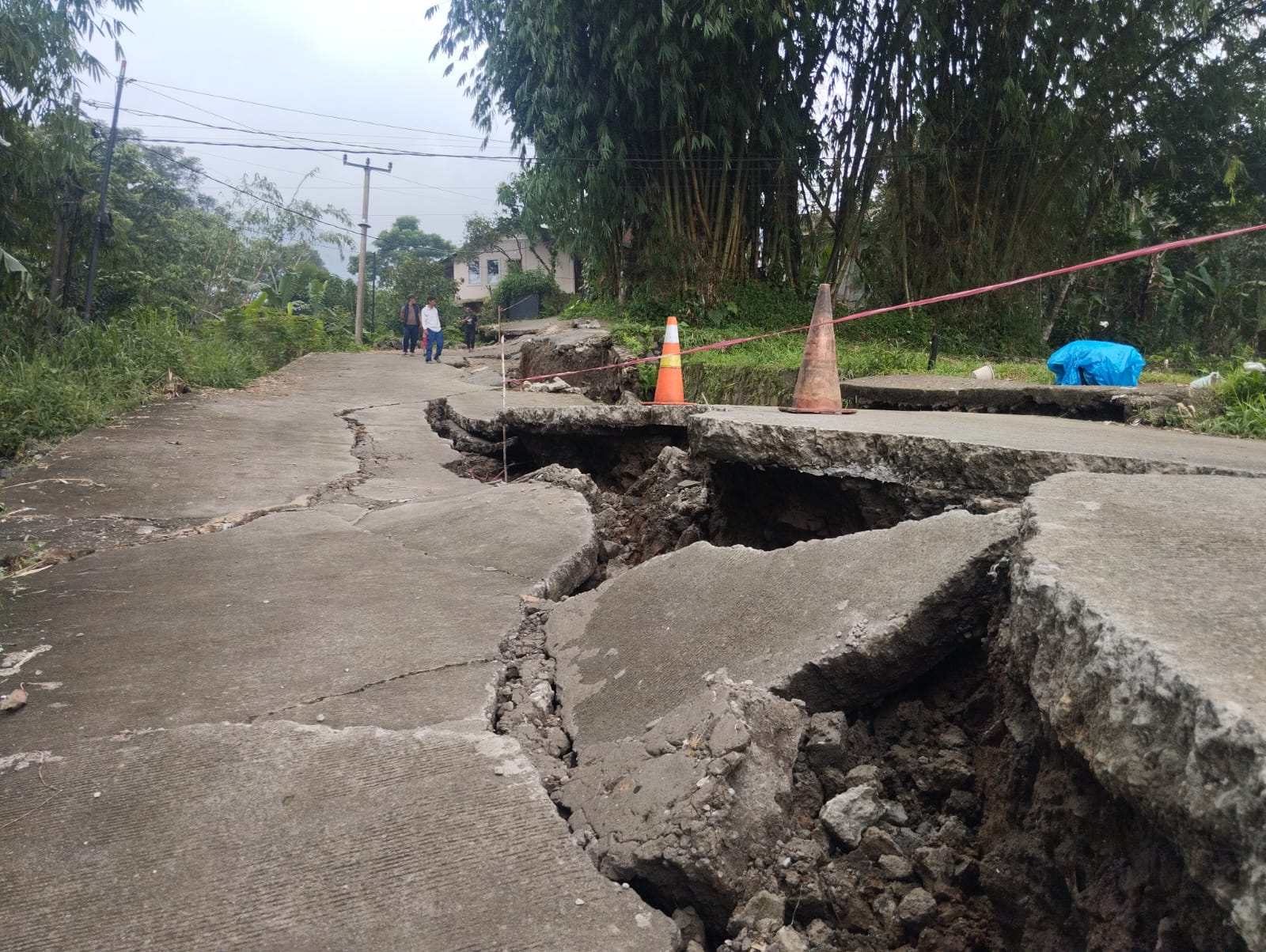 Cerita Korban Terdampak Pergerakan Tanah di Bojongkoneng : Rumah Retak-Retak Mesti Pindah