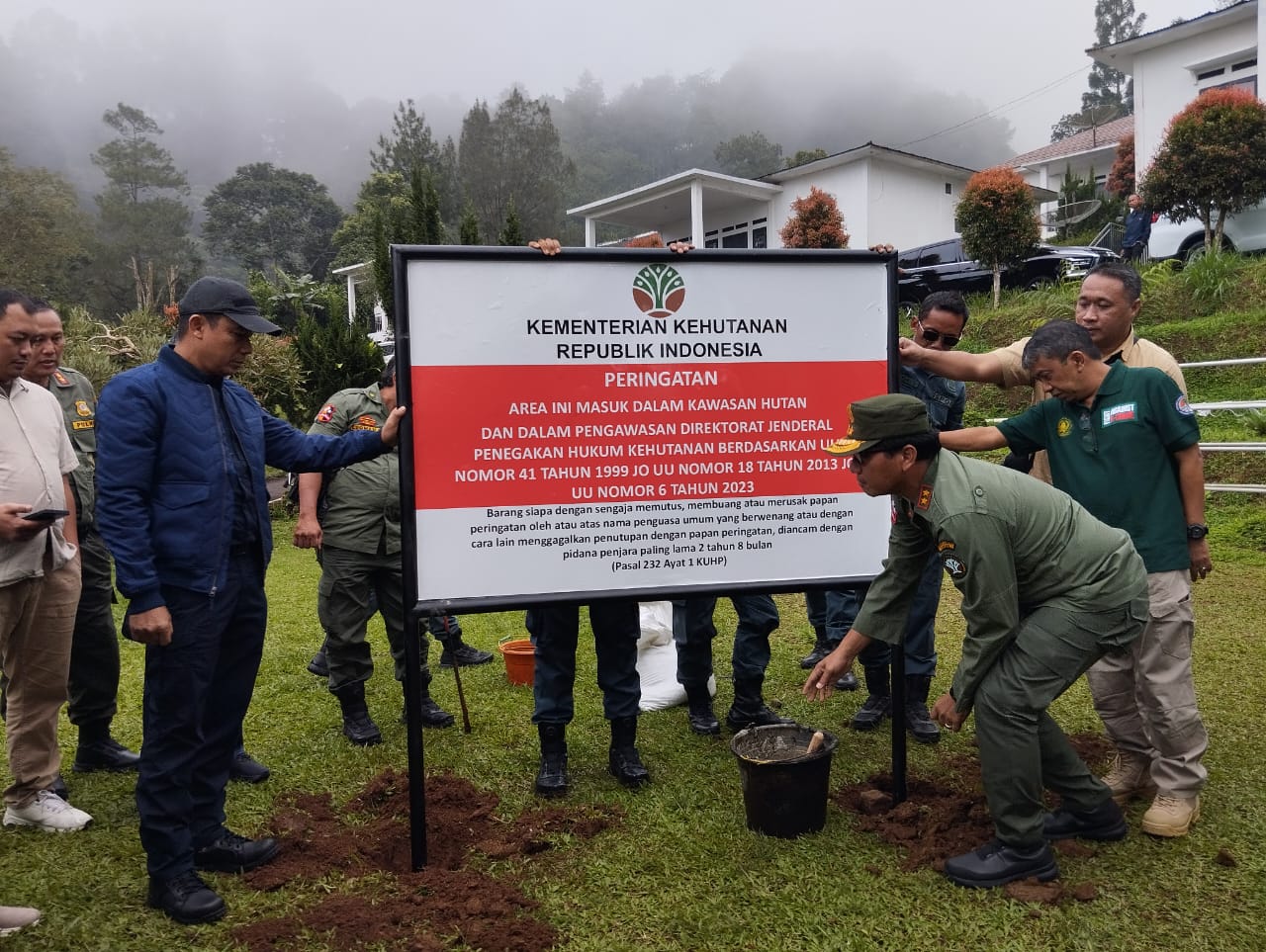 4 Vila di Puncak Disegel, Berdiri di Lahan Hutan Produksi