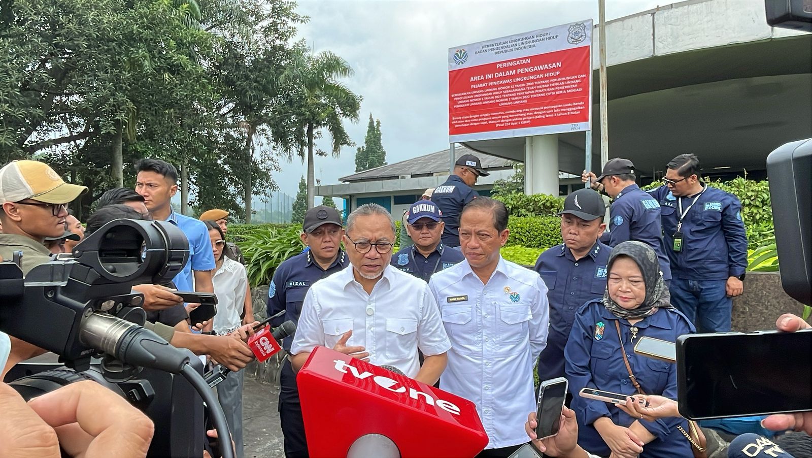 Penyegelan di Kawasan Puncak, Zulhas : Lindungi Lingkungan untuk Swasembada Pangan