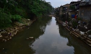 Tanah di Bantaran Sungai Diklaim Negara