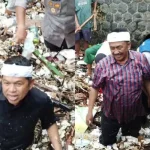 Dedi Mulyani Terjun Langsung ke Sungai Cipalabuhan Pelabuhan Ratu Sukabumi