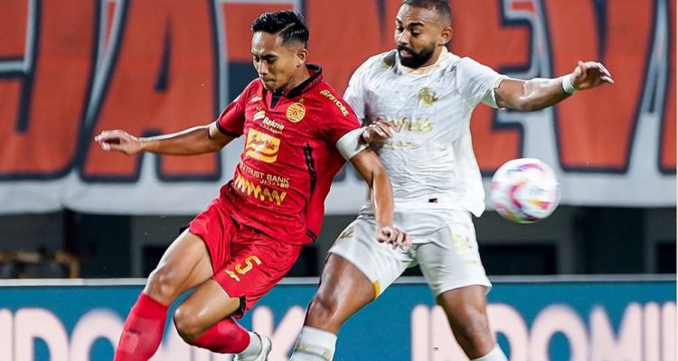 Hujan Kartu Merah ! Arema FC Tumbangkan Persija Jakarta 3-1
