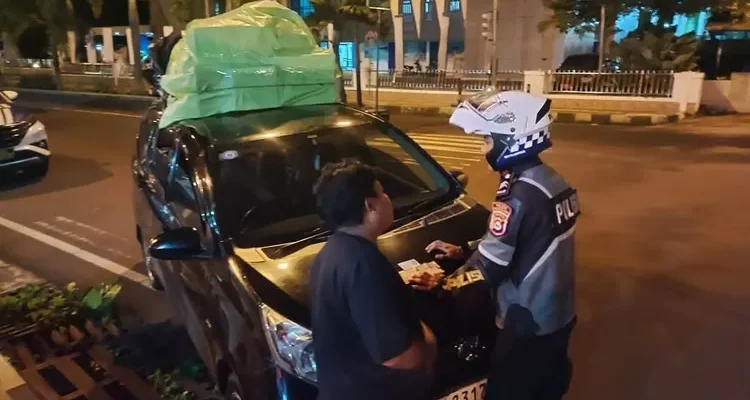 Satlantas Polres Pandeglang Cegah Peredaran Travel Bodong yang Melintas