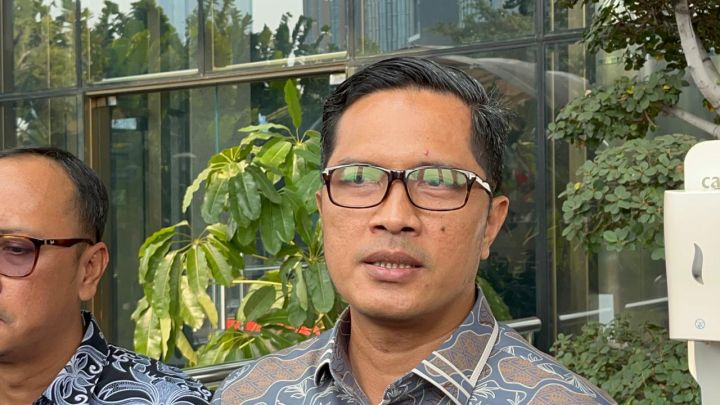 Febri Diansyah Dipanggil KPK Sebagai Saksi Kasus Suap Harun Masiku