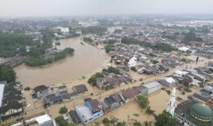 Banjir Kiriman Bogor, Sejumlah Jalanan Lumpuh di Bekasi