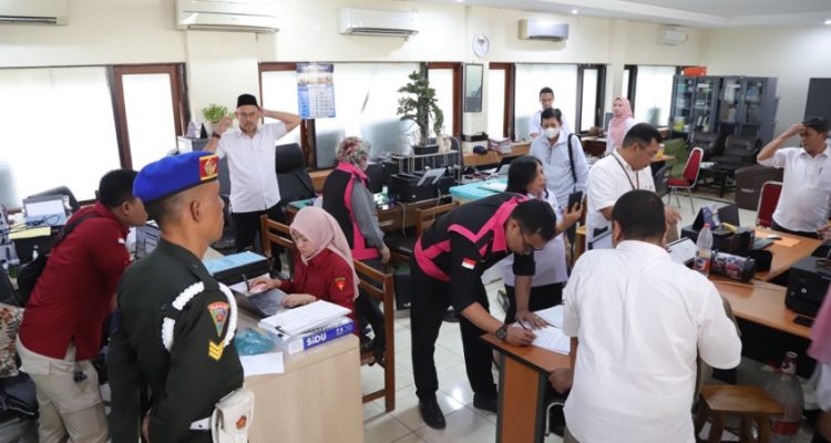 Kejati Jatim Geledah Kantor Dinas Pendidikan Atas Kasus Korupsi Dana Hibah 65 M