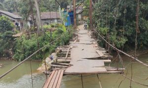 Jembatan Gantung Desa Citorel Kidul Alami Kerusakan, Pemprov Banten Segera Lakukan Perbaikan