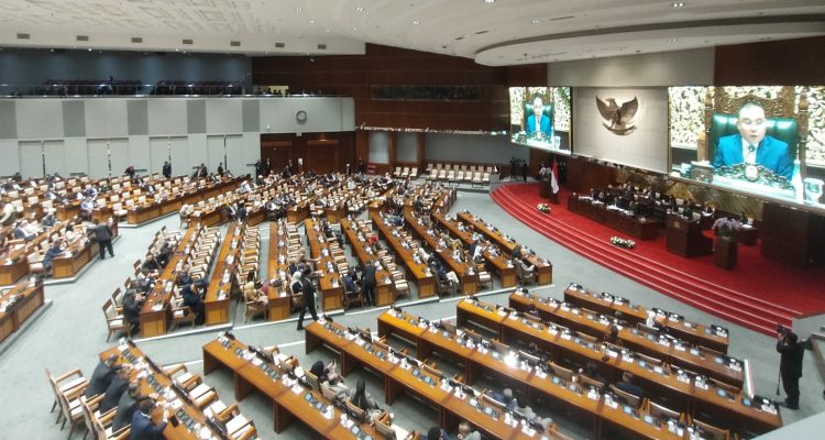 DPR RI Resmi Sahkan RUU TNI Jadi Undang-Undang