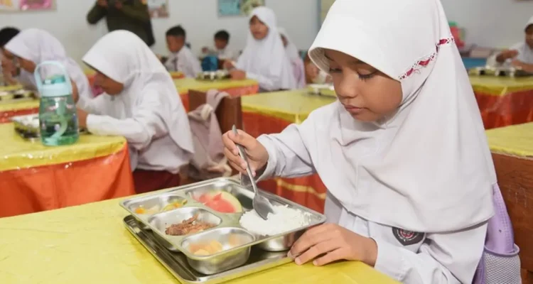 BGN: Dilarang Bersihkan MBG di Sekolah, Sisa Makanan Dibersihkan di SPPG