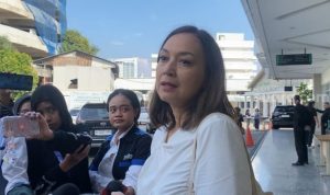 Ira Wibowo Sampaikan Rasa Duka Cita Atas Kepergian Ray Sahetapy