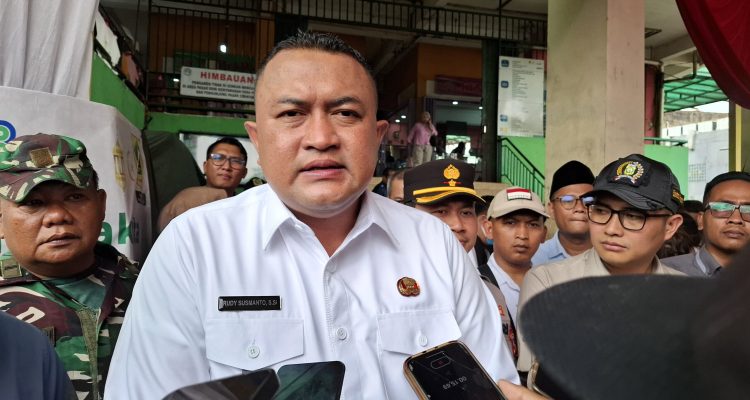 Bupati Rudy Susmanto Fokus Perbaiki Jalan Rusak di Kabupaten Bogor, Retret Kades Belum Jadi Prioritas