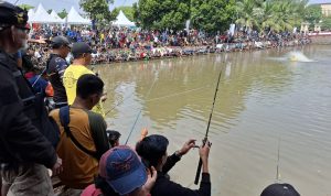 KNPI dan Katar Kabupaten Bogor Gelar Halal bi Halal, 1 Ton Ikan Ditebar di Setu Gedung Kesenian