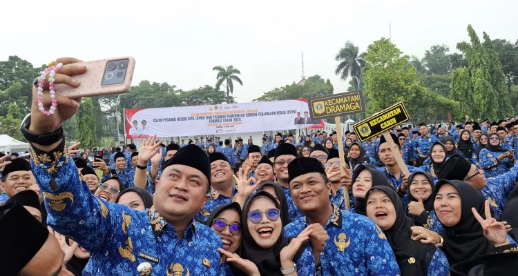Lantik 3.676 PPPK dan CPNS, Bupati Bogor Minta ASN Jaga Integritas dan Nama Baik Kabupaten Bogor