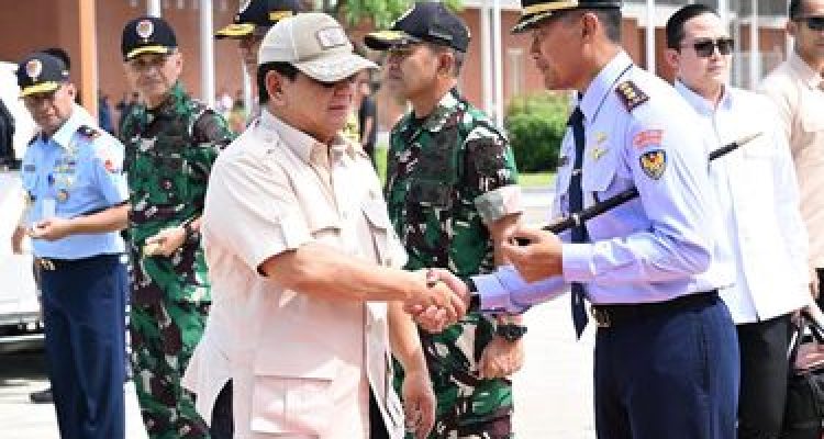Prabowo Laksanakan Panen Raya di Majalengka Bersama Pentani dari 14 Provinsi