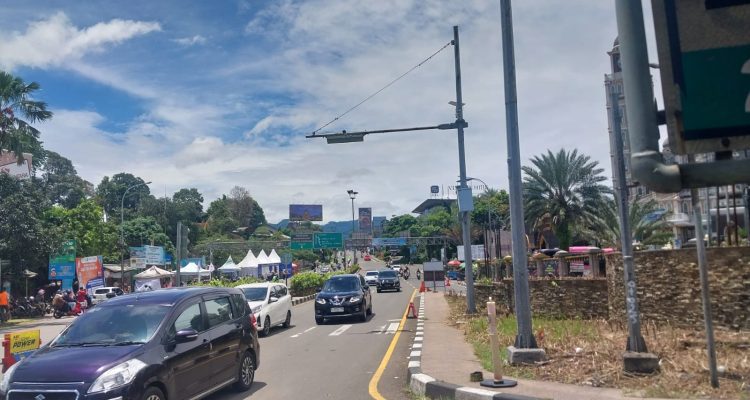 Polisi Terapkan One Way Arah Jakarta Siang Ini, 41 Ribu Kendaraan Melintas di Jalur Puncak