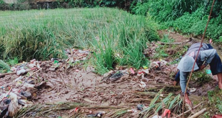 10 Tahun Wisma Kinasih Diduga Buang Sampah Sembarangan, Warga sampai Gagal Panen