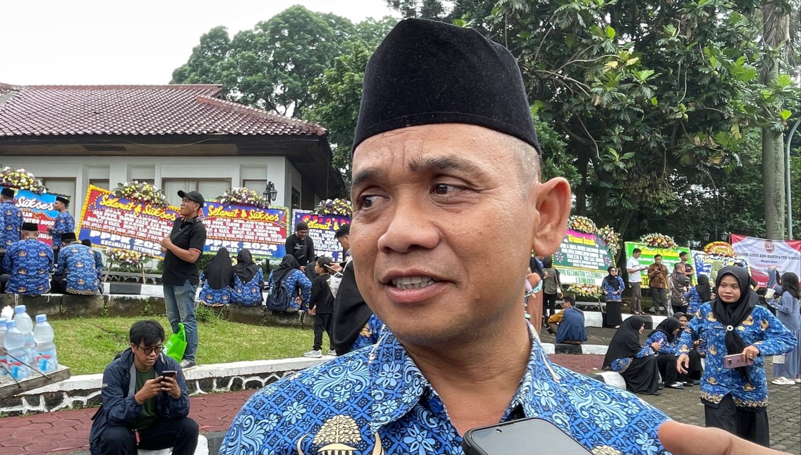21 Tahun Mengabdi di Kecamatan Klapanunggal, Empop Hasbulloh Akhirnya Dilantik jadi PPPK 