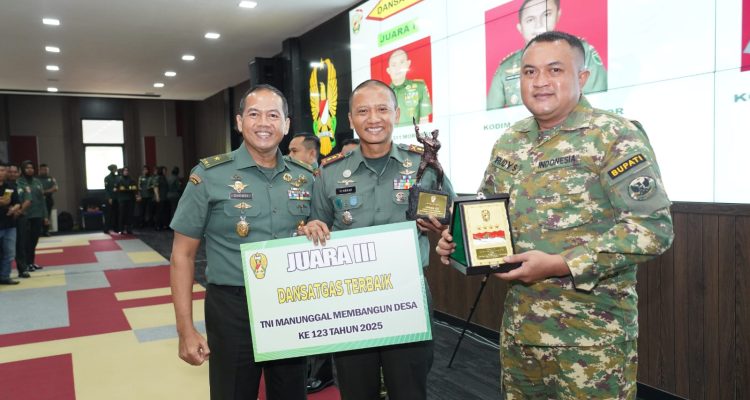 Sukseskan Program TMMD ke-123, Bupati Bogor dan Dandim Raih Penghargaan dari Mabes TNI